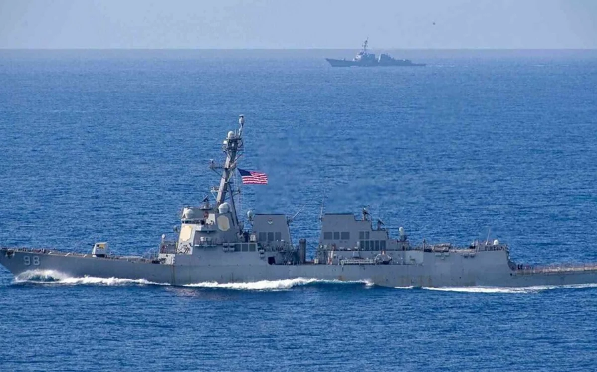 В Ригу прибыли с визитом два десантных корабля ВМС США