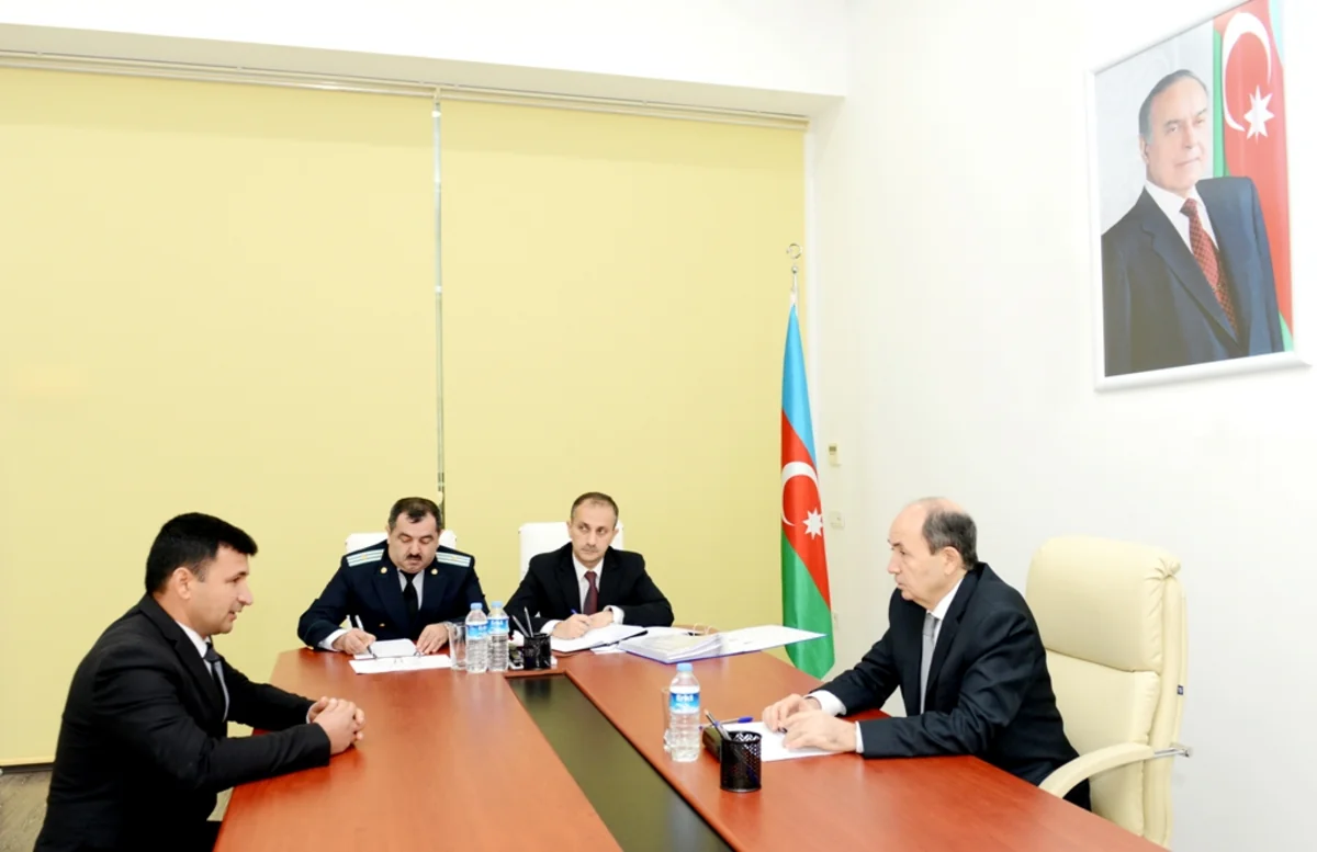 Ədliyyə naziri Sabirabadda vətəndaşları qəbul edib