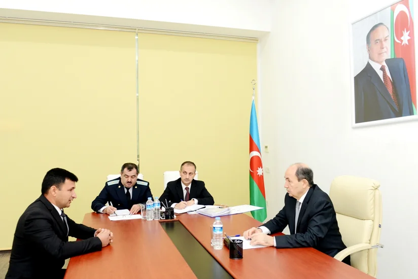 Ədliyyə naziri Sabirabadda vətəndaşları qəbul edib