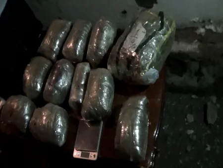 Narkotik satan və silah daşıyan şəxslərə qarşı əməliyyat keçirilib 
