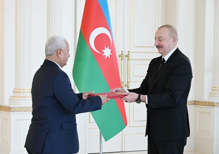 Президент Азербайджана принял верительные грамоты новоназначенного посла Йемена