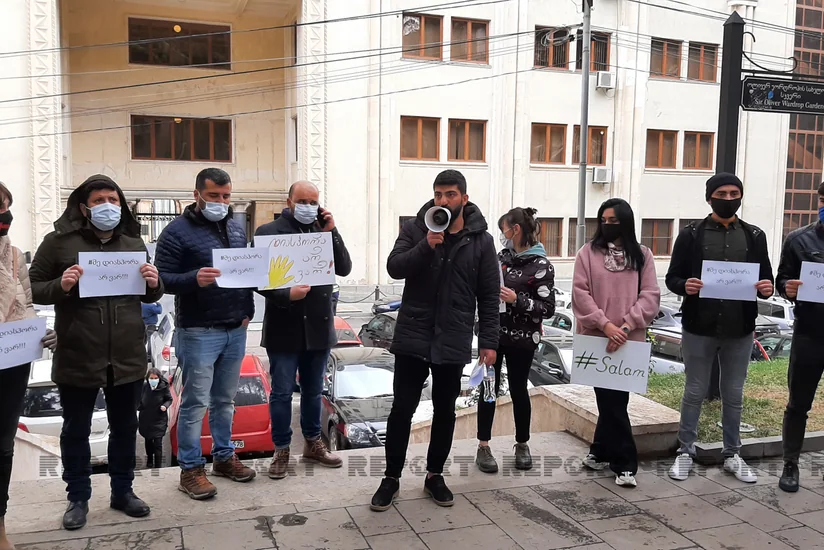 Azərbaycanlı gənclərin Tbilisidə etiraz aksiyası başa çatıb - YENİLƏNİB