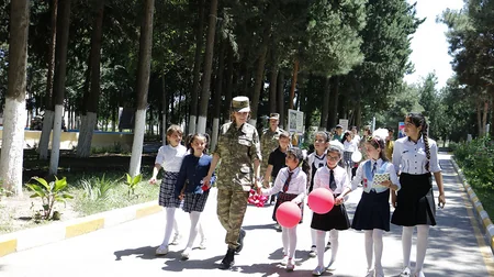 “Əsgərə məktub” layihəsi çərçivəsində hərbi hissədə görüş keçirilib