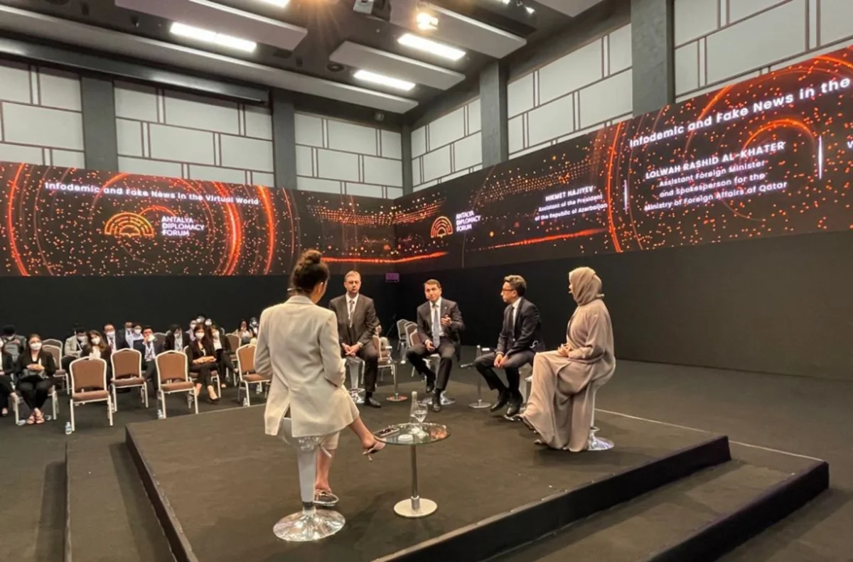 Hikmət Hacıyev Antalya Forumunda ölkəmizə “feyk nyus” hücumlarından danışıb  