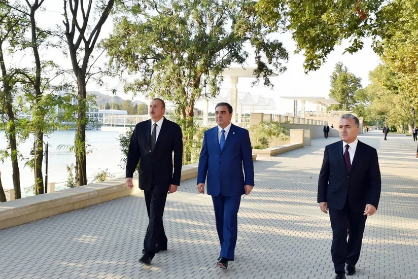 Prezident İlham Əliyev Mingəçevirdə aparılan abadlıq və tikinti işləri ilə tanış olub