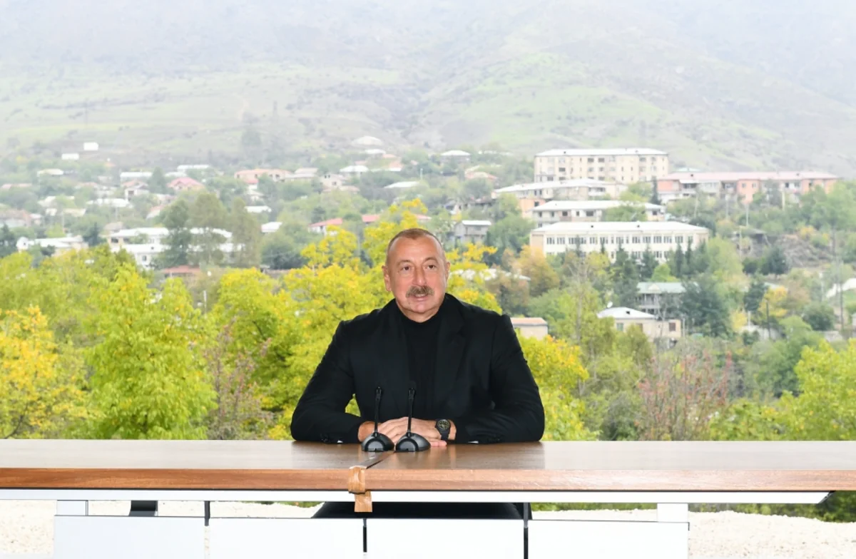 İlham Əliyev: Şəhidlərimizin sayının o qədər də çox olmamasının səbəblərindən biri də məhz həkimlərdir