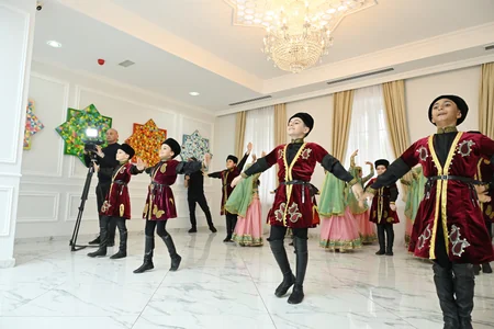 Leyla Aliyeva, Arzu Aliyeva visit Turkic Culture and Heritage Foundation