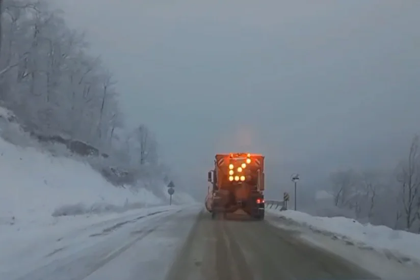 AAYDA: Zəfər yolu qardan təmizlənir