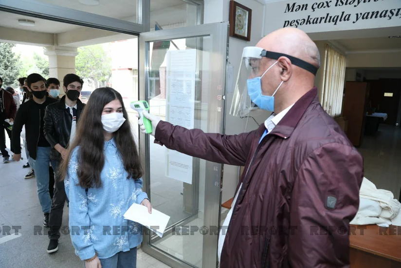 İki nəfər yüksək hərarətə, 1 nəfər isə telefona görə imtahana buraxılmadı