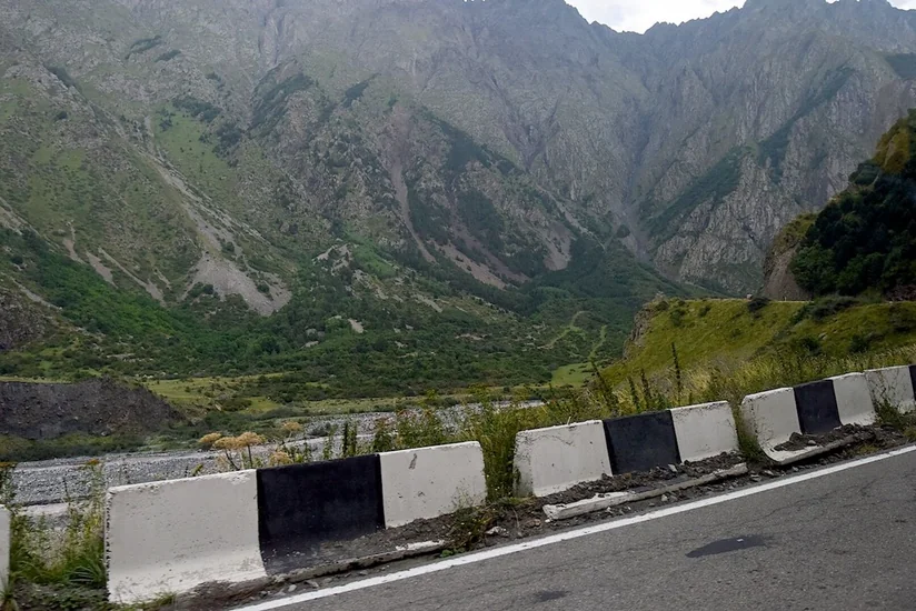 Ermənistanı Rusiya ilə birləşdirən yeganə quru yol bağlanıb