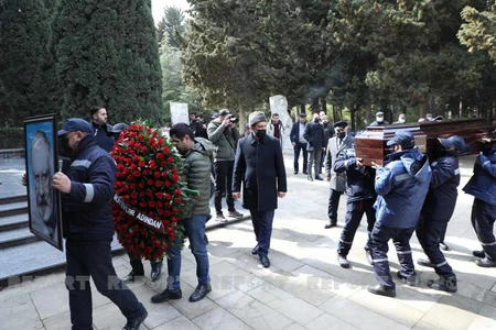 Xalq yazıçısı Rüstəm İbrahimbəyov I Fəxri xiyabanda dəfn edilib - YENİLƏNİB-8