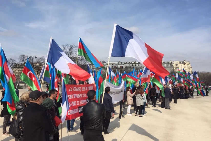Parisdə Azərbaycan Prezidenti İlham Əliyevə dəstək aksiyası keçirilib