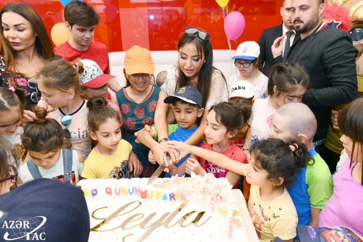 Leyla Əliyeva Heydər Əliyev Fondunun uşaqlar üçün düzənlədiyi şənlikdə iştirak edib
