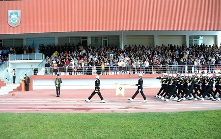 Müdafiə Nazirliyinin xüsusi təyinatlı təhsil müəssisələrində andiçmə mərasimləri keçirilib