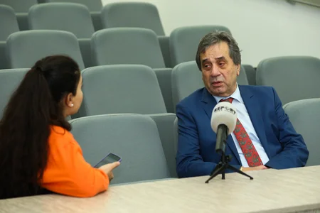 Siyavuş Kərimi: Məktəbli övladlarım da Prezident İlham Əliyevin çıxışlarını böyük həvəslə izləyirlər - MÜSAHİBƏ