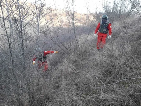 Qazaxda partlamamış hərbi sursatlar və tank əleyhinə mina partladıcısı aşkarlanıb - FOTO