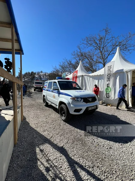 Vehicle belonging to Russian peacekeepers move freely on Khankandi-Lachin road