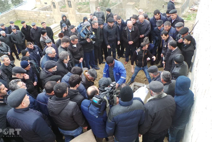 Xəzərin Türkmənistan sektorunda meyiti tapılan neftçi dəfn olunub