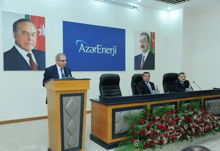 Azərenerjidə energetiklərin peşə bayramı münasibətilə tədbir keçirilib