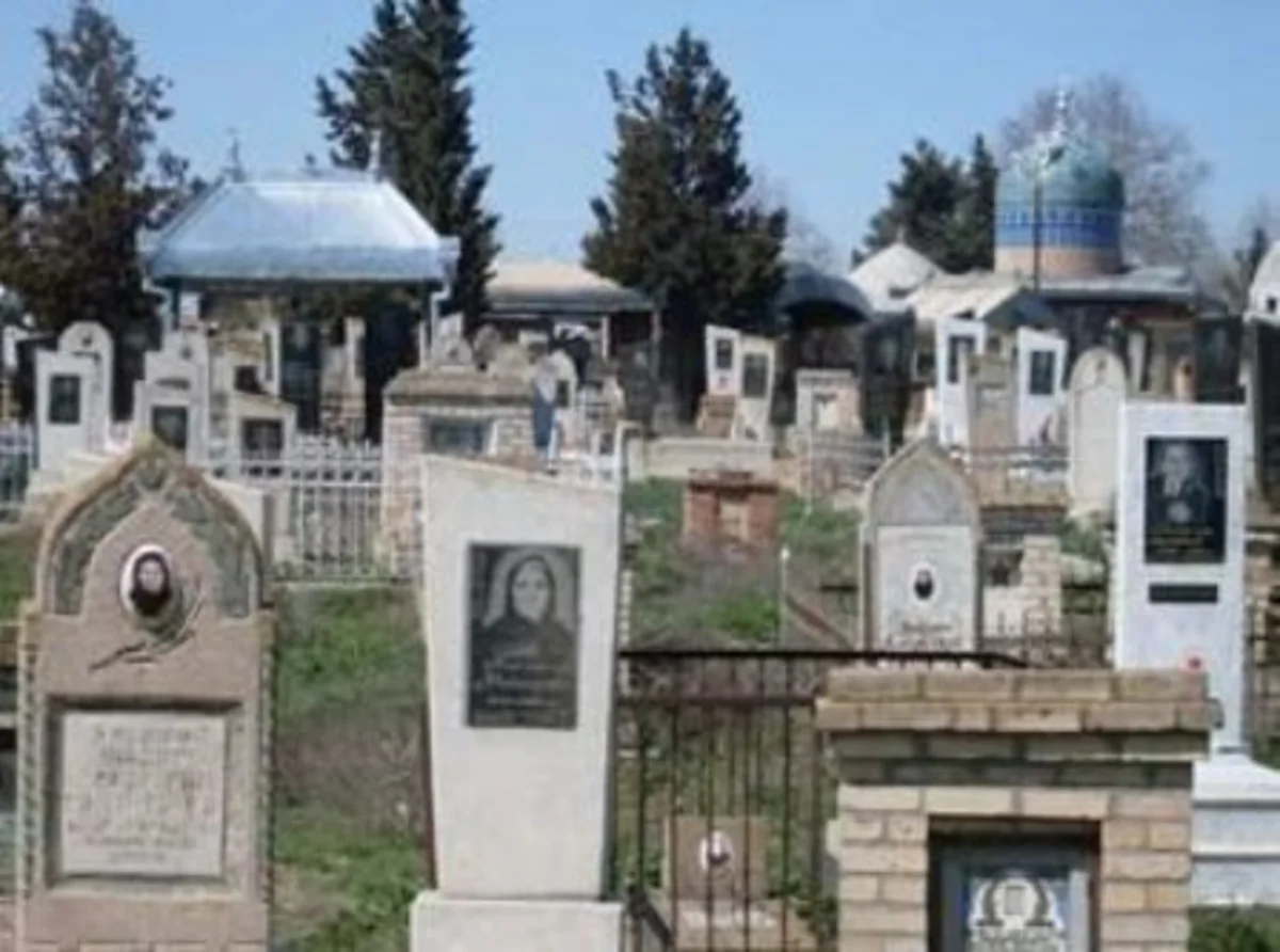​Şəkidə qəbirstanlıqdan oğurluq edən şəxslər saxlanılıb