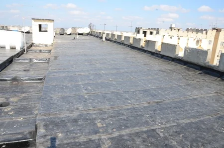 Bakıda dam örtükləri təmir olunur