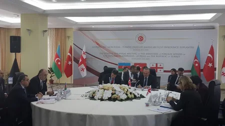 Azərbaycan, Gürcüstan və Türkiyə xarici işlər nazirləri Qars Bəyannaməsi imzalayıblar