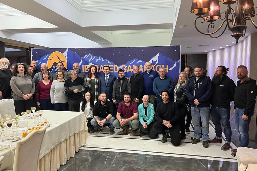 Hikmat Hajiyev meets int’l travelers