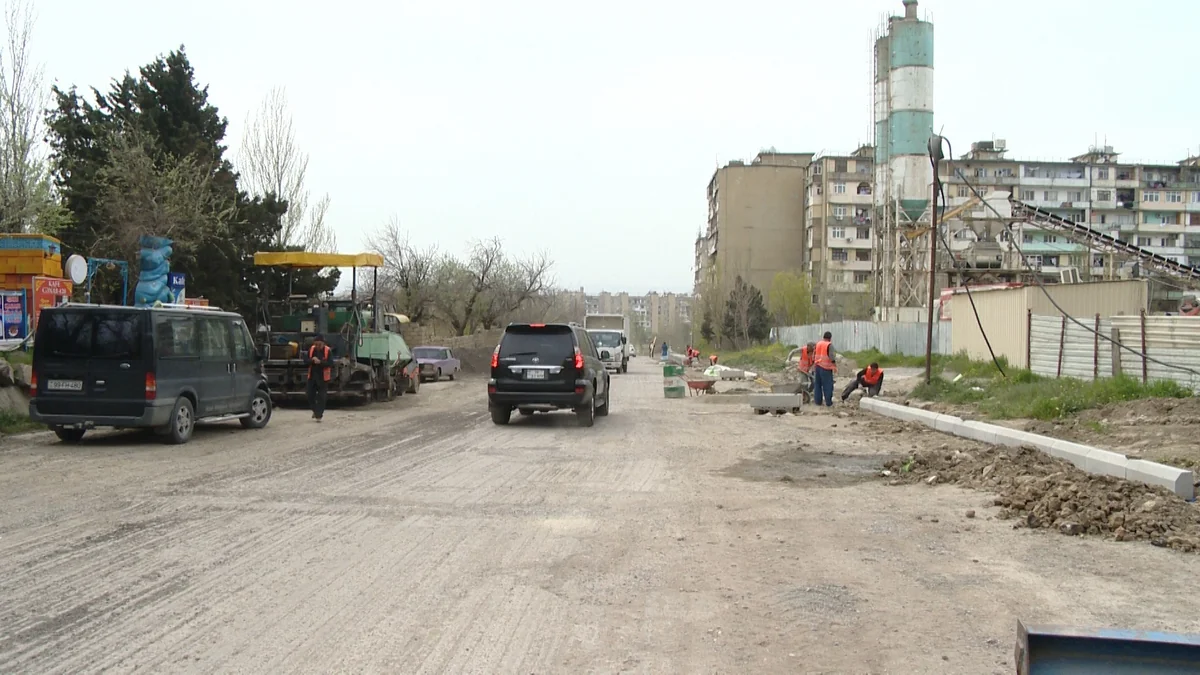 ​Bakıda daha bir yol təmir edilir