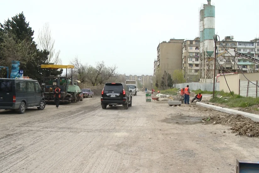 ​Bakıda daha bir yol təmir edilir