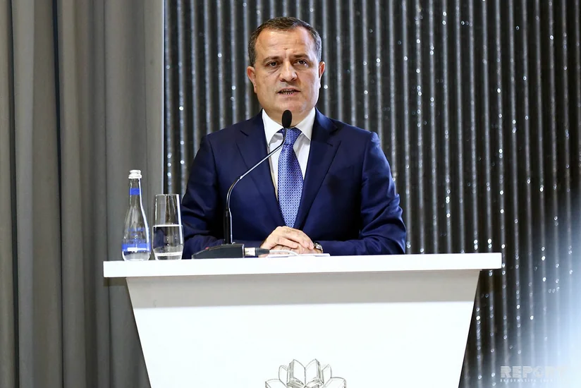 Ceyhun Bayramov: Hazırda 5000-dən çox müəllim 1000 manatdan yuxarı maaş alır