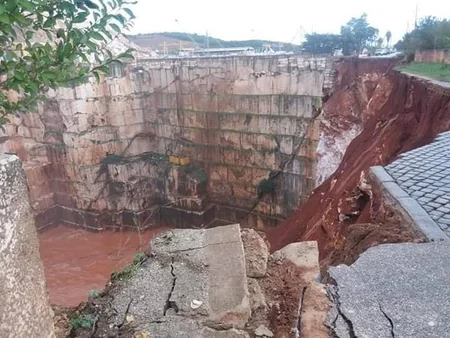 Portuqaliyada yolun çökməsi nəticəsində 2 nəfər ölüb