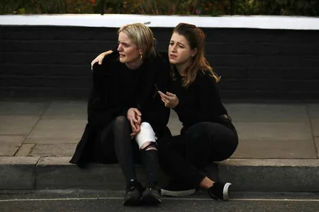 London metrosundakı terror hücumundan sonra 18 nəfər xəstəxanaya yerləşdirilib - YENİLƏNİB-5