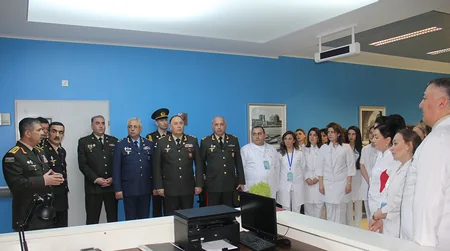 Müdafiə Nazirliyinin rəhbərliyi Novruz bayramı münasibətilə hərbi hospitalda olub