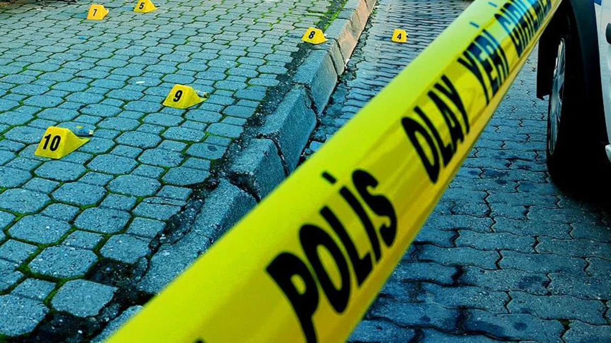 ​Türkiyədə polis avtomobili hücuma məruz qalıb, 1 asayiş keşikçisi yaralanıb