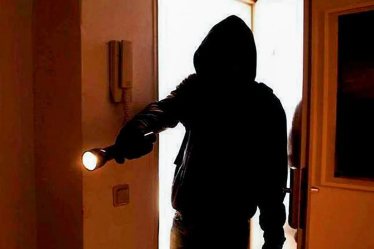 В Гейчае обокрали дом студентки-сироты - ВИДЕО