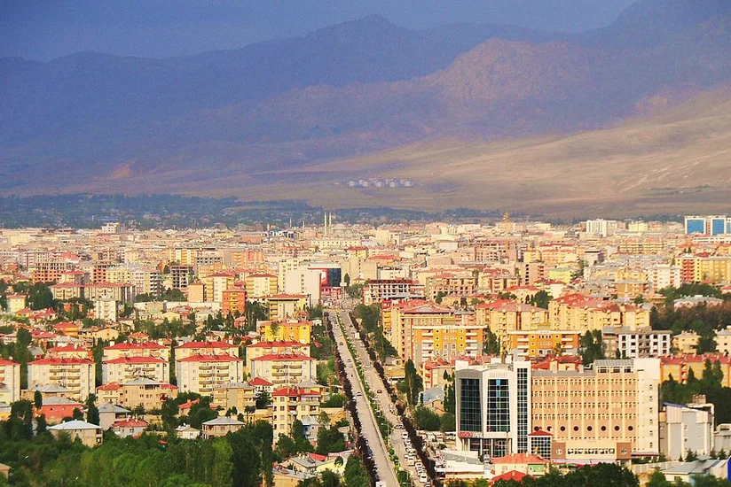 Türkiyədə terrorçulara məxsus 3 tona yaxın partlayıcı aşkarlanıb