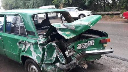 Tovuzda iki avtomobil toqquşub - FOTO