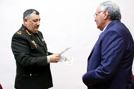 Azərbaycanda tibb bacılarına çavuş hərbi rütbəsi verilib