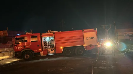 Bakıda inşaat materialları bazarındakı yanğının açıq alov mənbələri söndürülüb - YENİLƏNİB-7