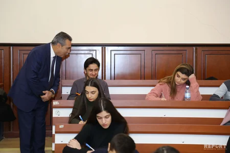 BDU-da media nümayəndələri imtahan prosesini izləyiblər - FOTO