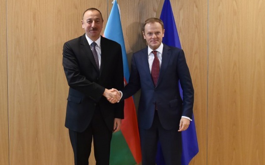 Aİ Şurasının rəhbəri Donald Tusk Prezident İlham Əliyevi təbrik edib