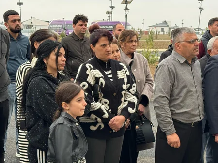 Ağdamın Sarıcalı kəndinə növbəti köç karvanı çatıb və açarlar təqdim edilib - YENİLƏNİB