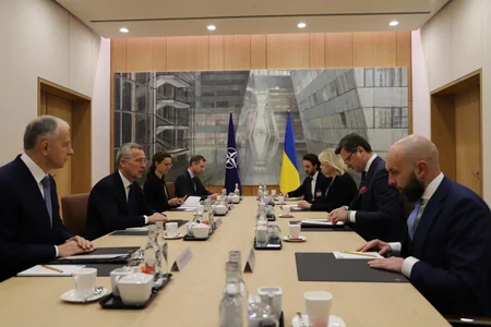 Ukrayna XİN başçısı NATO Baş katibi ilə görüşüb: “Brüsselə silah üçün gəlmişəm”