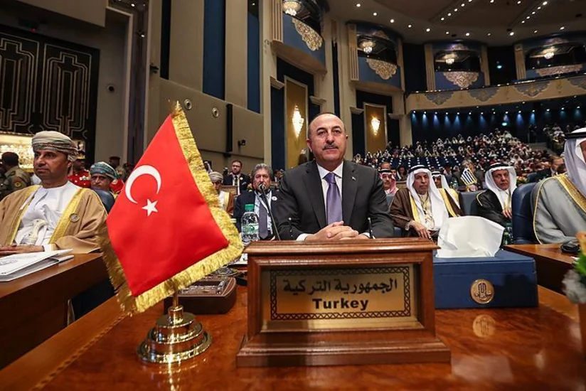 Turkey pledges $ 5 bln to rebuild Iraq