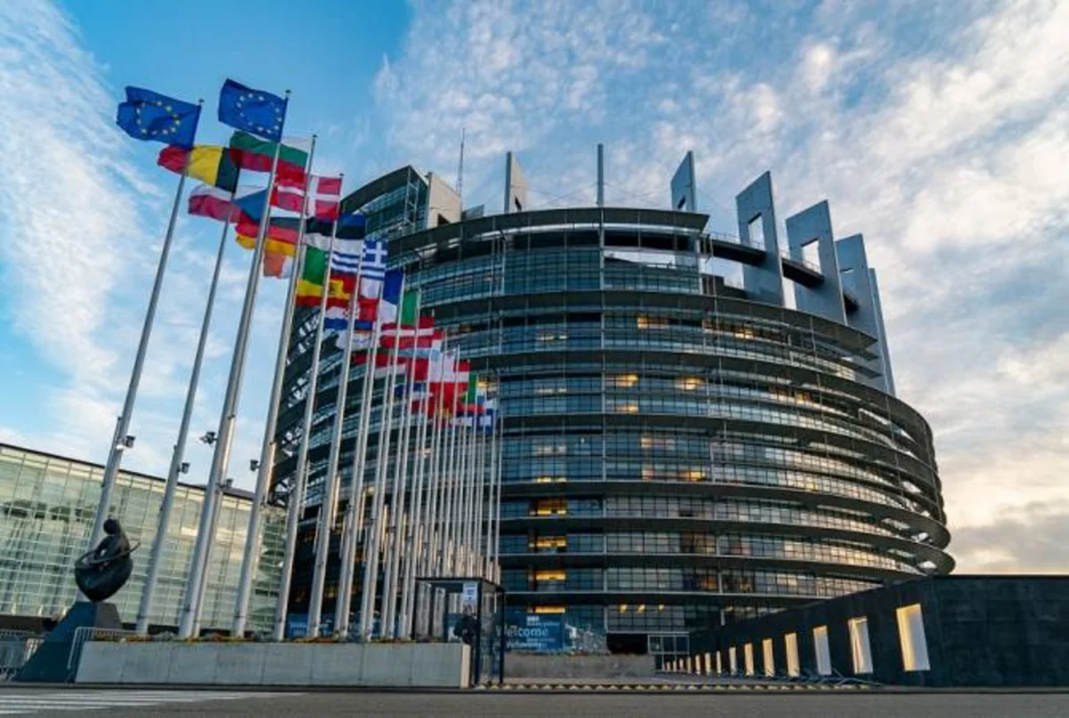 Европарламент принял резолюцию с требованием к РФ вернуть Румынии ее золото