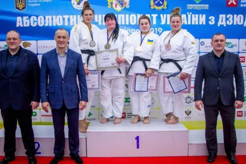 İrina Kindzerska Dneprdə keçirilən yarışda növbəti dəfə birinci olub - FOTO