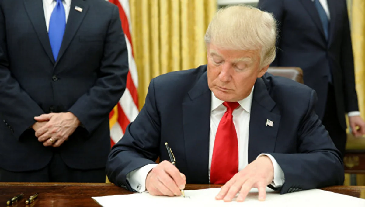 Trump's sketch goes up for auction for $ 9, 000 - PHOTO