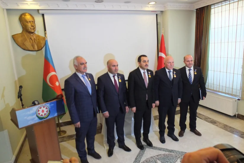 Qarsda Azərbaycanın diplomatik xidmət orqanlarının 100 illiyi medalı sahiblərinə təqdim edilib