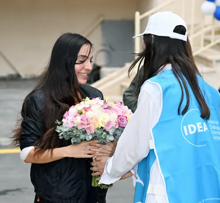 Bakıda yenilənmiş növbəti həyət sakinlərin istifadəsinə verilib