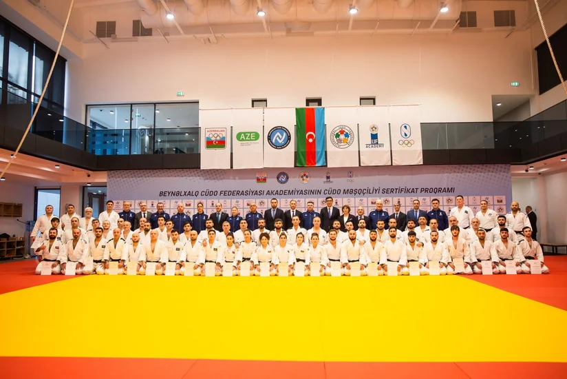 IJF Akademiyasının proqramında iştirak edən məşqçilərə sertifikatlar təqdim olunub